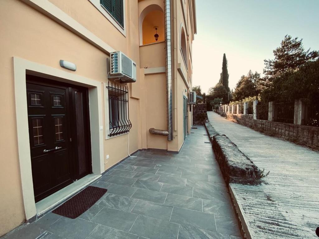 River House Apartment Potamos  Bagian luar foto